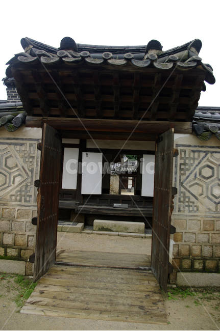 낙선재,창덕궁,고궁,한옥,전통가옥,기와지붕,건축,traditional,문,한국전통,한국문화,korean traditional,korean culture,건축물,건물외관,exterior,building,structure,architecture,construction