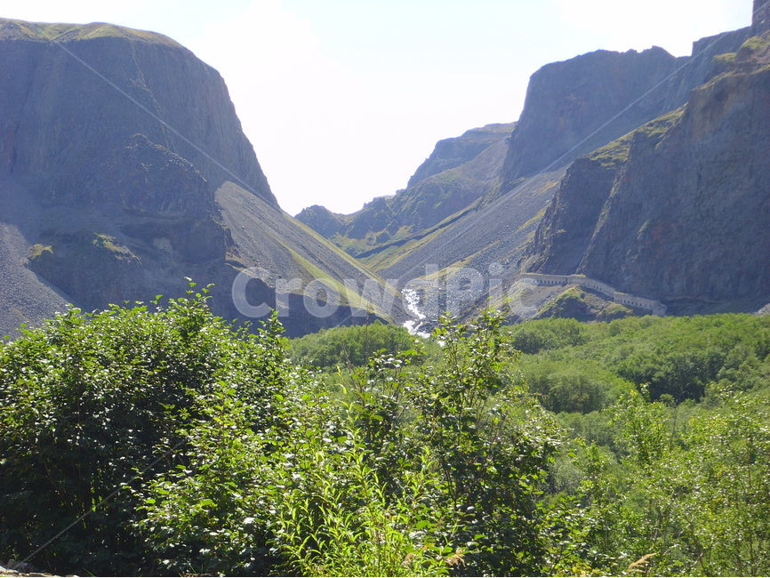 백두산,천지수폭포,초록백두산,여름백두산,장백산맥,자연,풍경,nature,landscape,한국자연풍경,한국자연경관,korea nature landscape,outdoors,옥외,mountain,산,mountain range,산맥