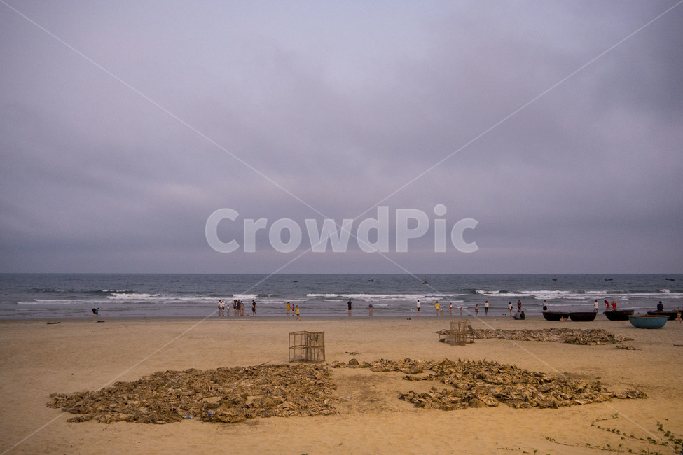 베트남,다낭,vietnam,danang,저녁,바닷가,해안,바다,자연,풍경,nature,landscape,해변,바다,beach,sea,사람들,대중,군중,other people,crowd,ground,바닥,water,물,shoreline,해안선