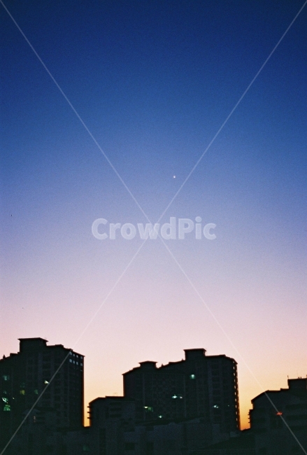 필름사진,새벽,하늘,그림자,별,야경,밤,풍경,nightscape,night,landscape,도시,city,한국도시풍경,한국도시경관,korea cityscape,실루엣,그림자,silhouette,shadow,nature,자연,outdoors,옥외
