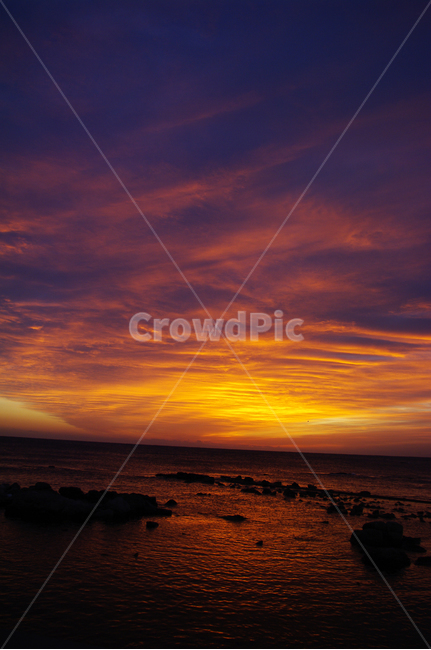바다,하늘,구름,풍경,해맞이,일출,sunrise,자연,풍경,nature,landscape,outdoors,옥외,dusk,황혼,sunset,일몰,sky,dawn,새벽,red sky,붉은 하늘