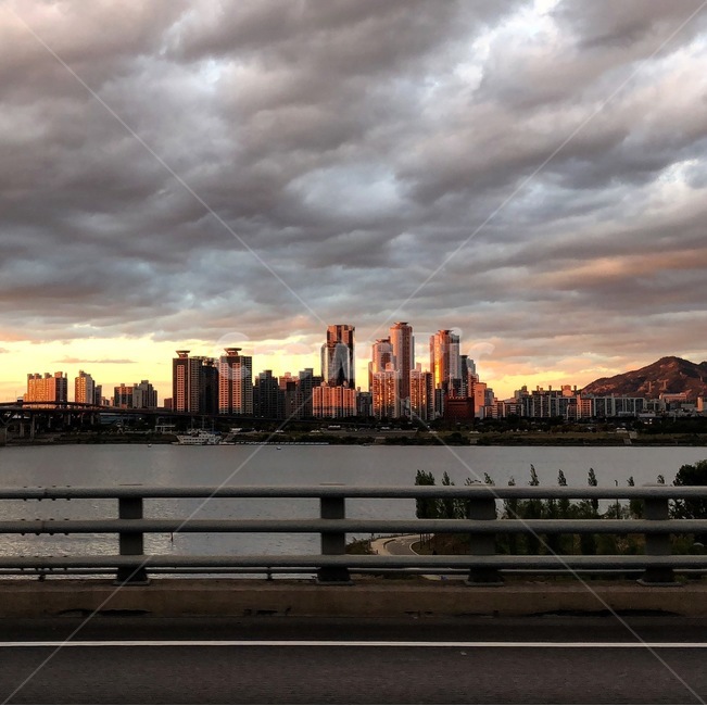 드라이브,저녁노을,올림픽대로,한강,천호동,강변,도시,풍경,city,landscape,한국도시풍경,한국도시경관,korea cityscape