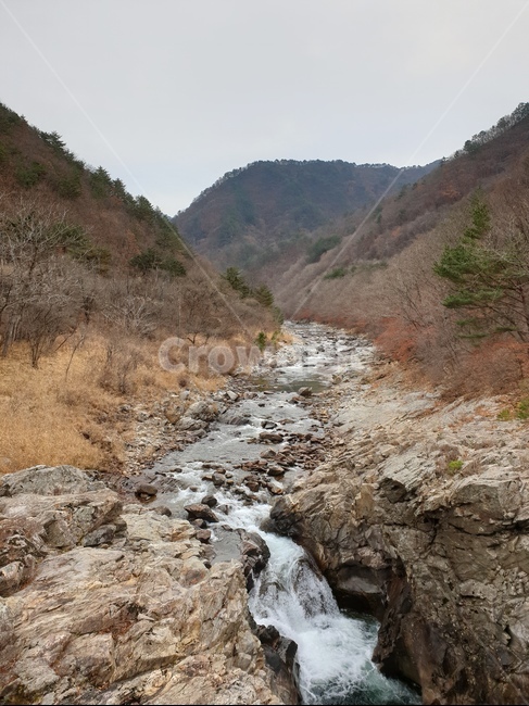 nature,자연,outdoors,water,물,흐름,stream,산,줄기,물줄기