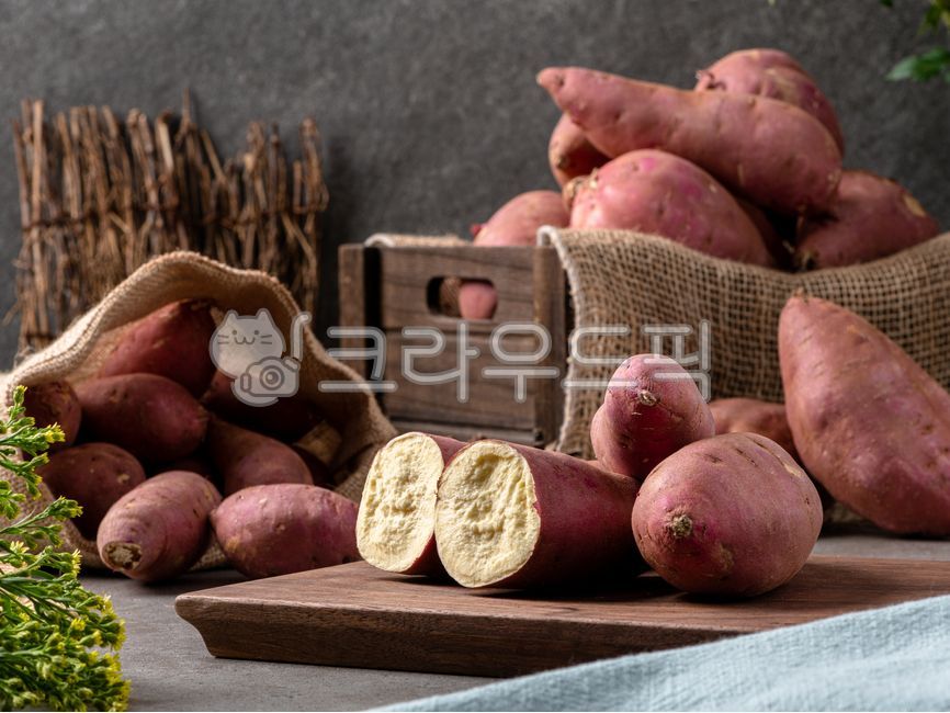 chestnut sweet potato,sweet potato,Raw sweet potato,Haenam Sweet Potato,Sweet Potato Dishes,Honey sweet potato,Pumpkin Sweet Potato,yellow sweet potato