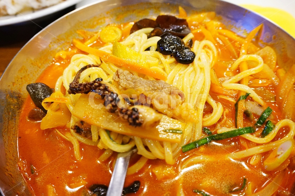 짬뽕,빨간면,중국집,chinesestylenoodleswithvegetablesandseafood,koreannoddles,맛있는짬뽕,매운짬뽕,음식,식재료,요리,food,cook,meal,dishes,food reserves