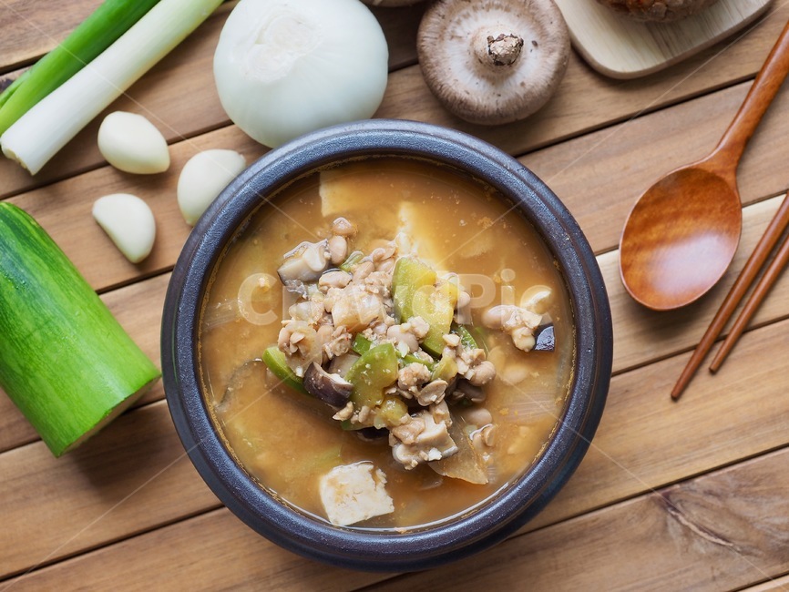 청국장,청국장찌개,찌개,된장찌개,야채,식품,한식,한국문화,음식,한국,배경,음식문화,웰빙,문화,아시아,아시아음식,전통,점심,점심식사,국물,국물음식,음식,식재료,요리,food,cook,meal,dishes,food reserves,한식,한국음식,한국요리,korean food,korean dishes,korean meal,korean cook