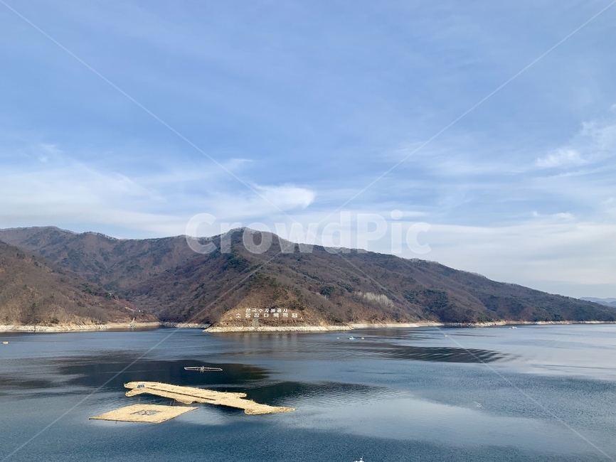 하늘,강,자연,댐,소양댐,춘천,물,풍경,산,언덕,자연,풍경,nature,landscape,한국자연풍경,한국자연경관,korea nature landscape,land,땅,outdoors,옥외,water,shoreline,해안선,sea,바다,ocean,대양,promontory,곶