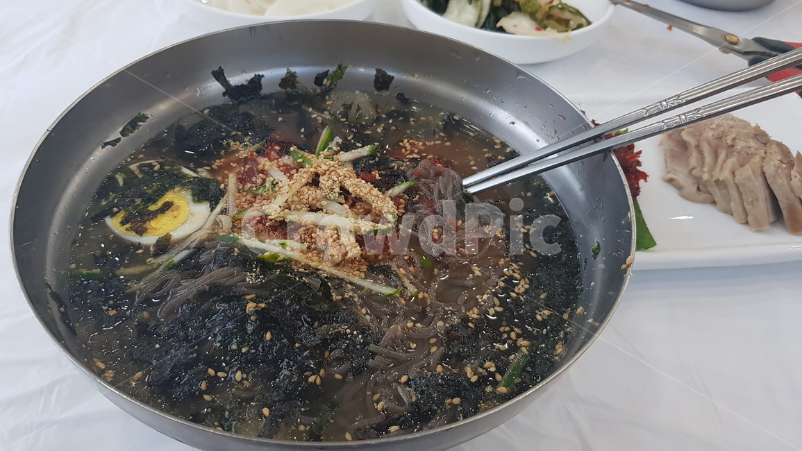 막국수,물막국수,강릉,비빔막국수,보쌈
