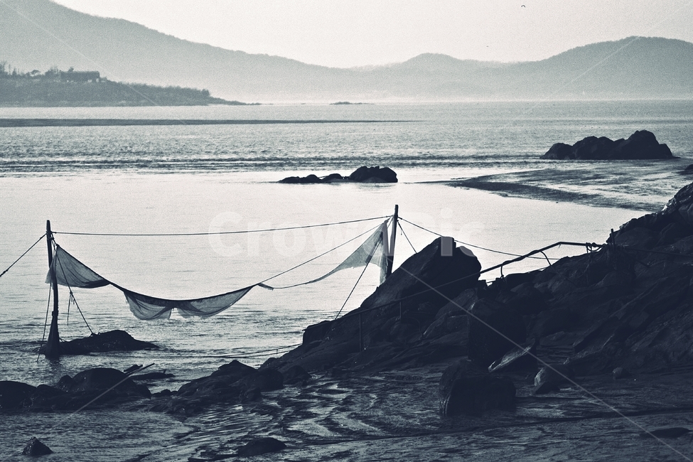 mudflat,evening,풍경사진,감성사진,fishinggear,자연,풍경,nature,landscape,흑백,모노톤,monochrome,black and white,outdoors,옥외,water,물