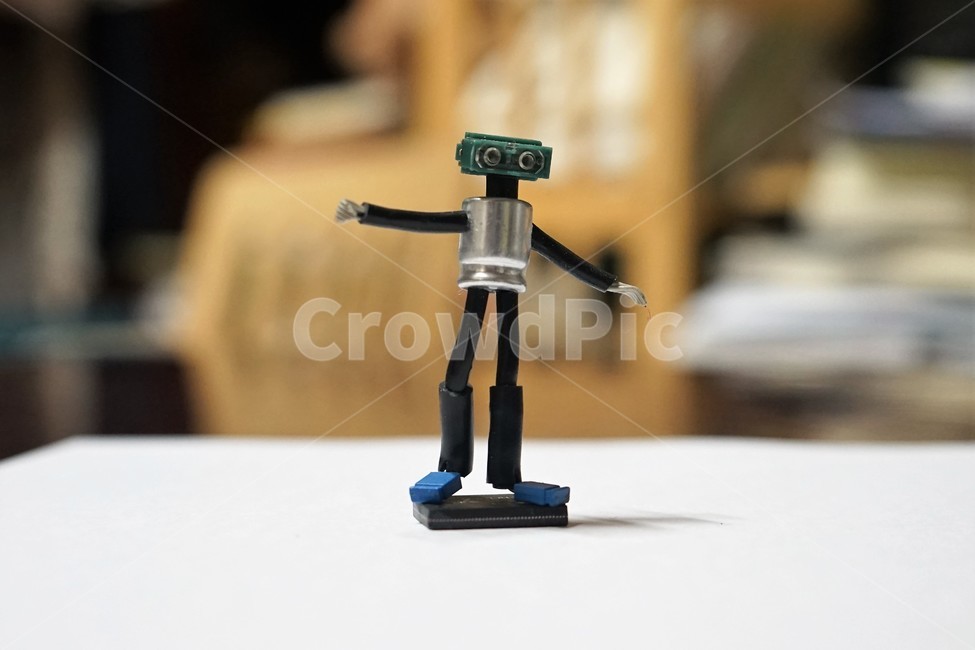 인형,콘덴서,캡,컴퓨터부품,doll,condenser,cap,diy,자작,재활용,recycling,miniature,로봇,취미생활,만들기,조각상,동상,석상,조형물,statue,bronze statue,stone statue,사물,물건,오브젝트,thing,object,matter