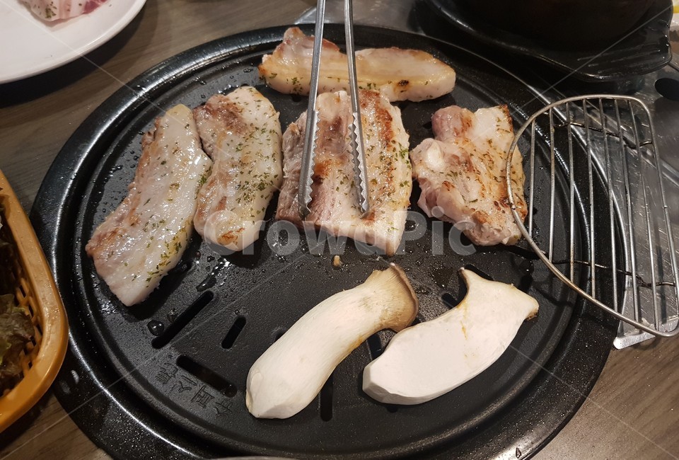 삼겹살,돼지고기,목살,식사,음식,요리,안주