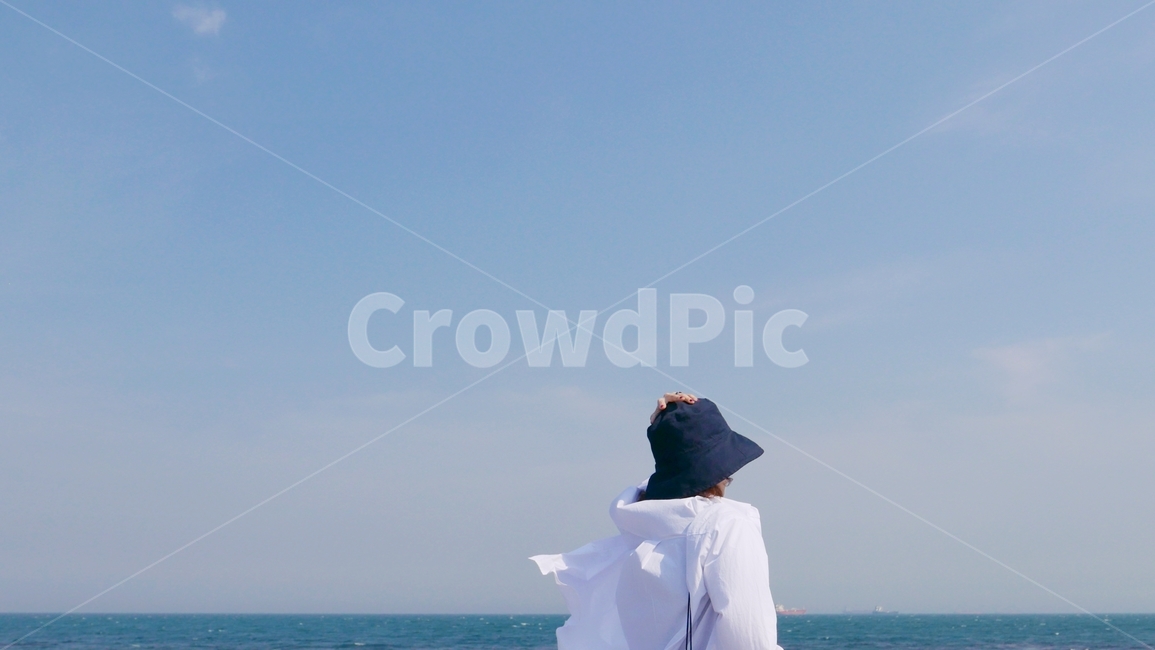 바다,파랑,하늘,바람,산책,청량,휴식,사람,인물,인간,human,person,여행,휴가,traveling,vacation,trip