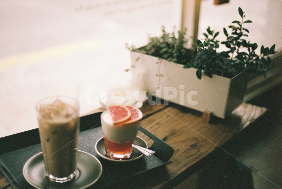 카페,데이트,아이스라떼,차가운,흐린,음료수,drink,beverage,감성,sensible,feeling