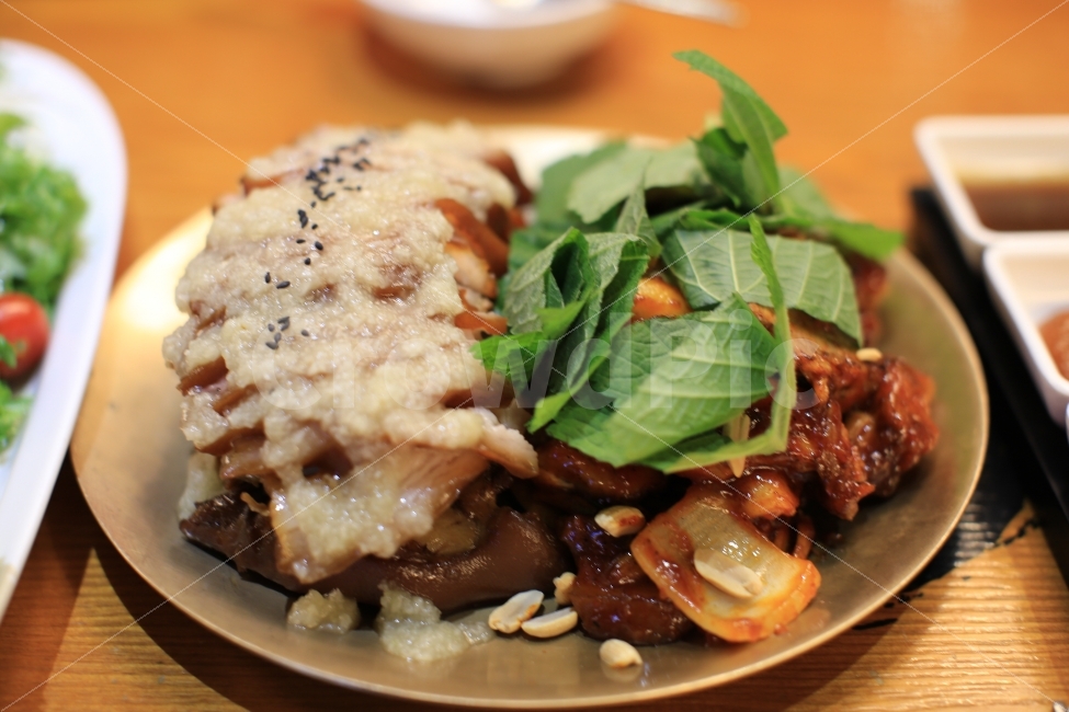 족발,마늘족발,불족발,반반족발,돼지고기,food,음식,음식사진,음식,식재료,요리,food,cook,meal,dishes,food reserves,육류,고기,meat,한식,한국음식,한국요리,korean food,korean dishes,korean meal,korean cook