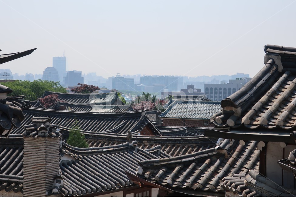 전통,빈티지,한옥,북촌,서울,한국,대한민국,집,디자인,건축,건축물,문화,스타일,목재,주택,기와,지붕,처마,고풍,보존,보호,전통미,가옥,풍경,도시,풍경,city,landscape,한국도시풍경,한국도시경관,korea cityscape,한국전통,한국문화,korean traditional,korean culture,roof,tile roof,기와 지붕