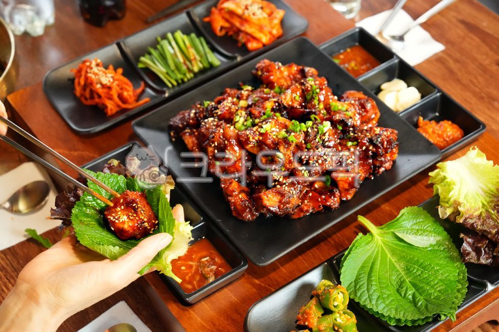 Pork feet,Seasoned Jokbal,spicy pigs feet,cook,fire tribe,Korean,reserves,dishes,pork,korean,food,meal,Korean food,meat,Buljokbal