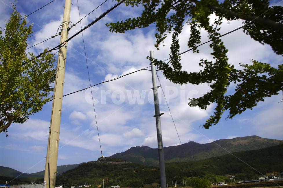 하늘,구름,전선,풍경,나무,산,전봇대,자연,풍경,nature,landscape,utility pole,전신주
