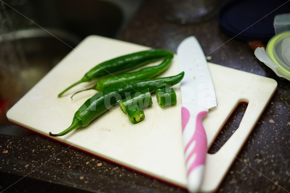 칼,도마,주방,요리,살림,야채,고추,썰기,조리,오이고추,식사준비,식사,일상,우리집밥,집밥,음식,식재료,요리,food,cook,meal,dishes,food reserves,채소,야채,vegetables