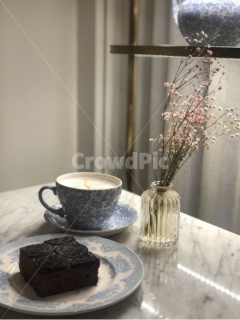 도기류,pottery,카페,꽃,커피,브라우니,디저트,간식,후식,dessert,snack
