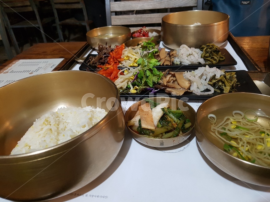 식사,비빔밥,나물,밥,전통음식,식탁,먹거리