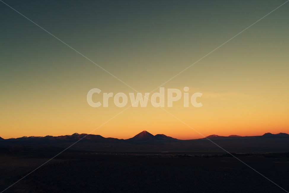 노을,하늘,그라데이션,그라데이션하늘,산,저녁,beautiful,landscape,sun,nature,orange,darkbluesky,beauty,gradation,sky,blue,background,sunset,color,dawn,calm,twilight,view,colorgradation,colorful,scenery,red,light,dusk,sunlightrays,naturescenery,sunlight,goldensunset,sundown,skyview,어두운,어둡다,자연,풍경,nature,landscape,outdoors,옥외,일몰,황혼,새벽,red sky,붉은 하늘