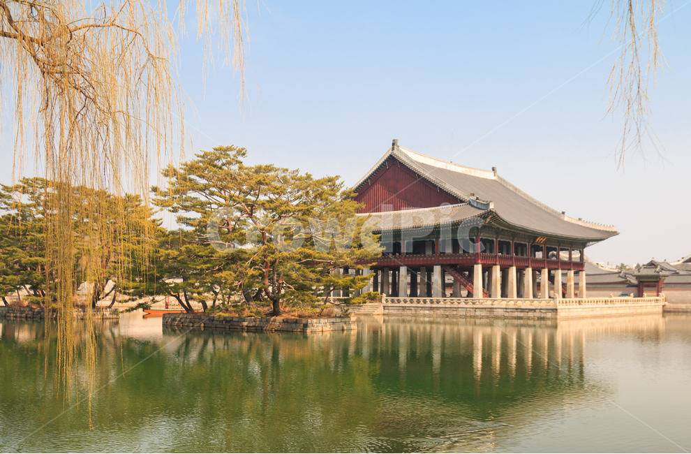 경회루,경복궁,연못,봄,전통건축,궁전,궁궐,풍경,봄풍경,버드나무,고궁,전통,문화,야외,문화재,관광명소,여행지,여행,관광,서울,문화유산,건물,건축,경치,평화로운,반영,파란,하늘,기와,기와지붕,정자,누각,전각,봄,계절,spring,season,한국전통,한국문화,korean traditional,korean culture,랜드마크,landmark,tourist attraction,한국랜드마크,한국관광지,한국명소,korea landmark,korea tourist attraction,nature,자연,water,물,outdoors,옥외