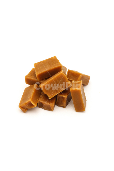 카라멜,캔디,설탕,메뉴,음식,달콤,브라운,오브젝트,누끼,큐브,클로즈업,흰색배경,디저트,간식,후식,dessert,snack,누끼,remove background