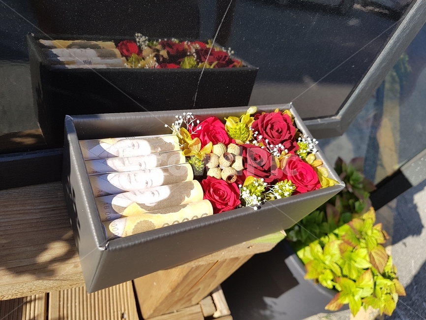 꽃선물,지폐선물,선물상자,프리저브드,오만원권,꽃,flower,기념일,축하,anniversary,congratulation,celebrate,celebration