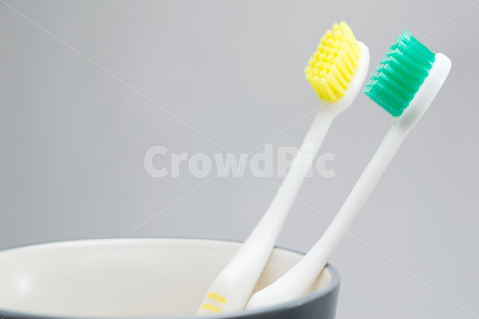 컵,칫솔,양치,치아,관리,치과,솔,미백,입,세척,의료,욕실,건강,습관,규칙적인,생활,뷰티,컨셉,컨셉트,콘셉,콘셉트,누끼,연출,헬스,컬러,색,이,구강,의학,치료,진료,건강관리,충치예방,헬스케어,욕실용품,흰,화이트,배경,이미지,배경이미지,청결,칫솔질,양치질,세면도구,사물,위생,정물,깨끗한,스튜디오,브러쉬,브러시,보건,아침,모닝,플라스틱,제품,건강,헬스웨어,헬스케어,healthware,health care,사물,물건,오브젝트,thing,object,matter