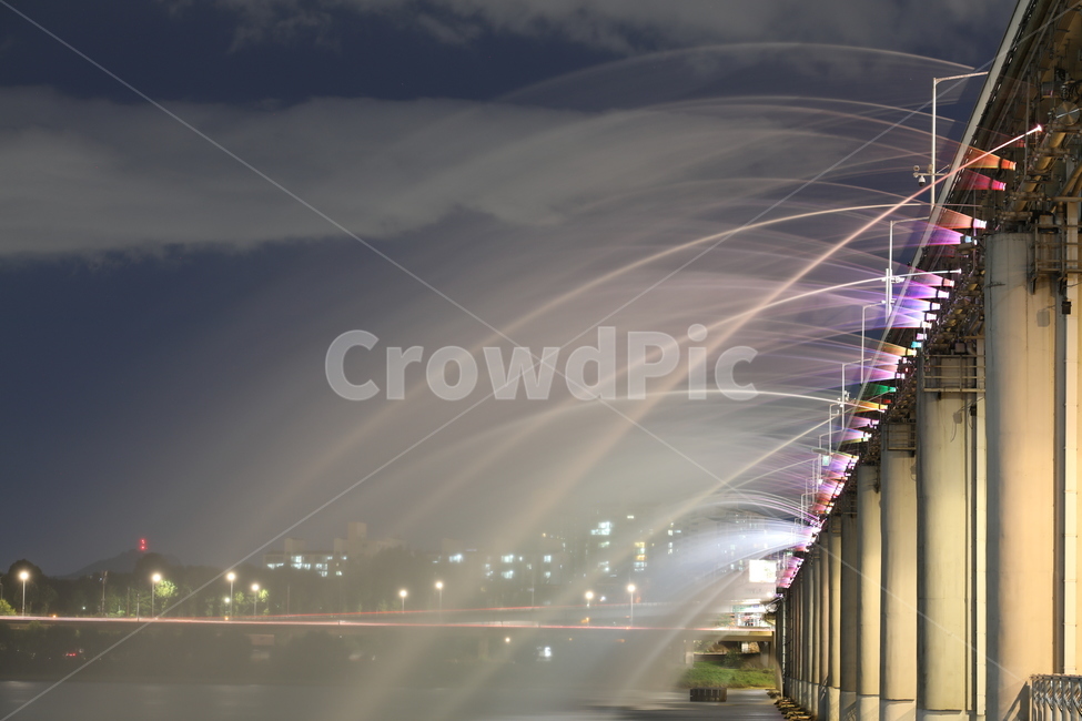 잠수교,반포대교,분수,분수쇼,야경,bridge,fountain,night,야경,밤,풍경,nightscape,night,landscape,건축물,건물외관,exterior,building,structure,architecture,construction,water,물
