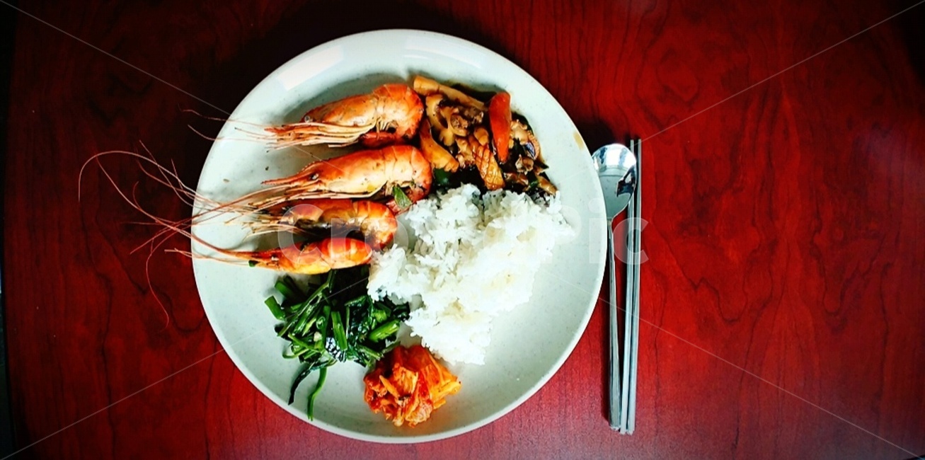 dish,요리,food,음식,식사,meal,Seafood,table,Food,Directlyabove