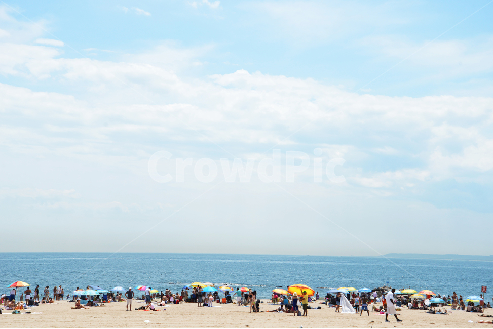 shoreline,해안선,water,물,sea,자연,nature,대양,ocean,바다,outdoors,미국,파라솔,하늘,사람,usa,beach,landscape,blue,parasol