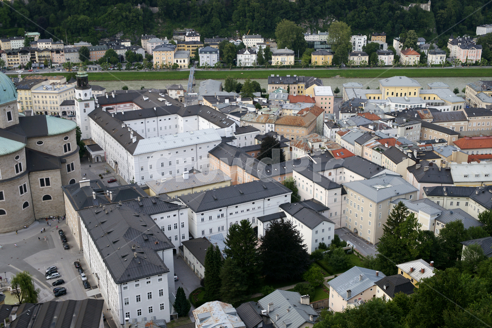 outdoors,nature,자연,풍경,scenery,경치,landscape,aerialview,유럽,오스트리아,잘츠부르크,성당,교회,europe,salzburg,austria,urban,집,house,도시,지붕,roof,중앙광장