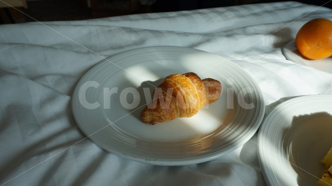빵,bread,조식,호텔,아침,morning,햇살,방,침대,meal,음식,food,음식,식재료,요리,food,cook,meal,dishes,food reserves,빵,bread,아침식사,조식,브런치,breakfast,brunch