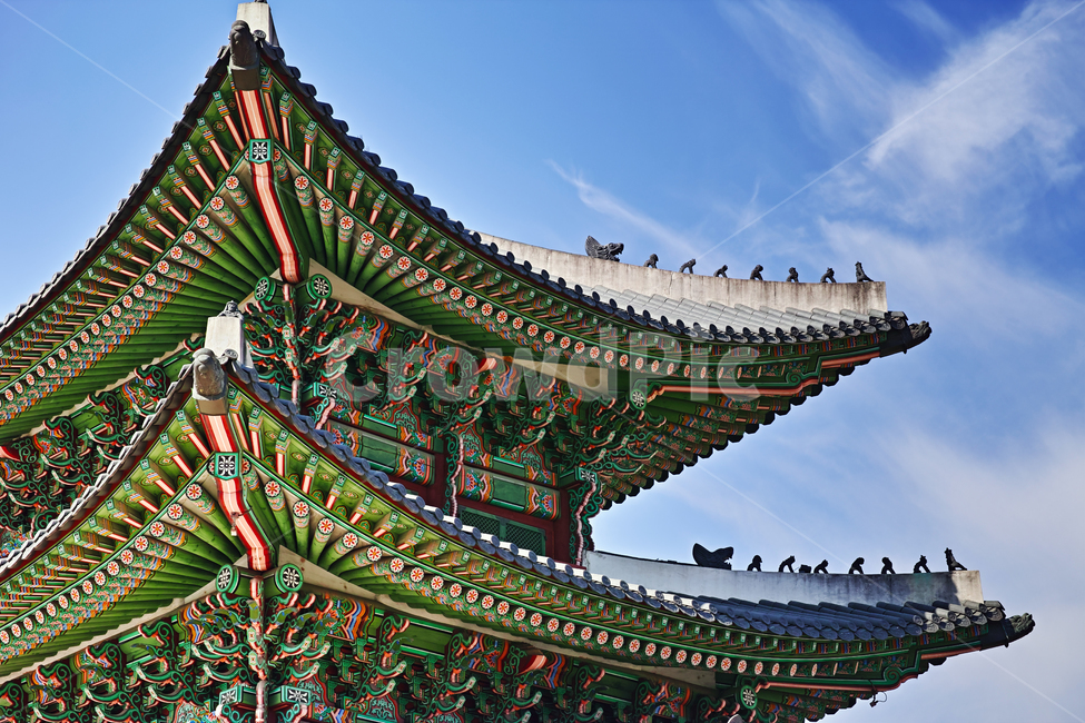 광화문,단청,지붕,전통건축,잡상,해치,파란하늘,화려한,한국전통,한국문화,korean traditional,korean culture,랜드마크,landmark,tourist attraction,한국랜드마크,한국관광지,한국명소,korea landmark,korea tourist attraction,건축물,건물외관,exterior,building,structure,architecture,construction