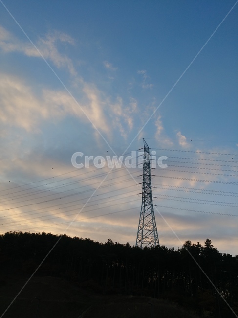 송전탑,전선,하늘,구름,산,식물,자연,산업,industry,industrial,에너지산업,energy industry