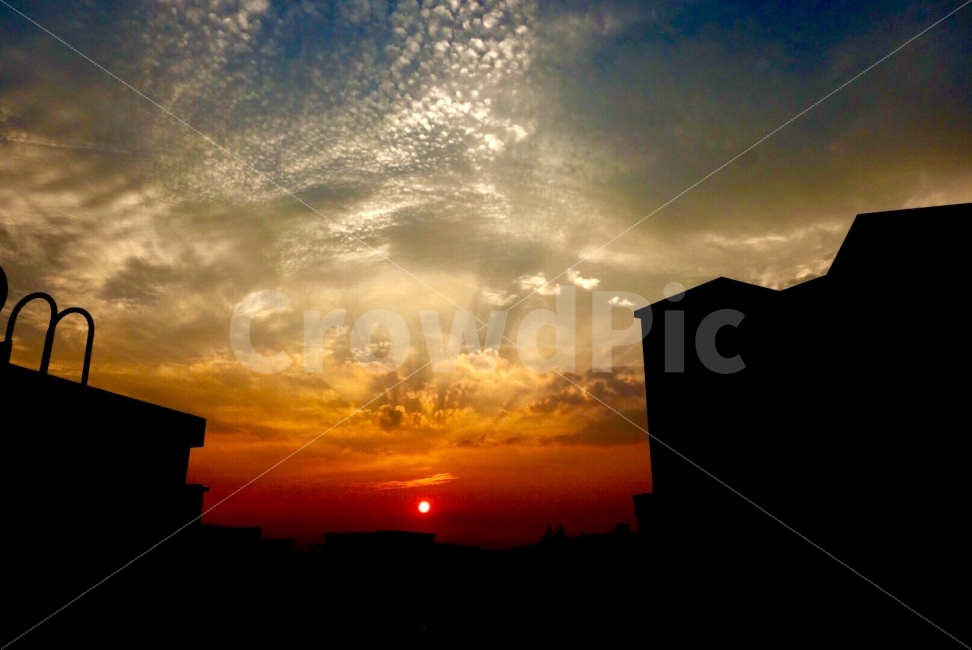 옥상,노을,가을,낙동강,사진,도시,풍경,city,landscape,실루엣,그림자,silhouette,shadow,nature,자연,outdoors,옥외,sunlight,햇빛,dawn,새벽,sunset,일몰,red sky,붉은 하늘,sky,하늘,dusk,황혼