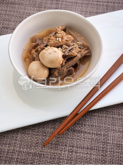소고기,소고기장조림,장조림,한식,아시아음식,한국음식,밑반찬,간장조림,반찬,단백질,소고기간장조림,쇠고기,음식,저녁식사,고기,소스,간장,배경,식사,요리,소고기요리,beefstew,jangjorim,asianfood,koreanfood,sidedish,protein,beefsoysauce,beef,food,dinner,meat,sauce,soysauce,background,meal,cooking,beefdish,메추리알,quaileggs
