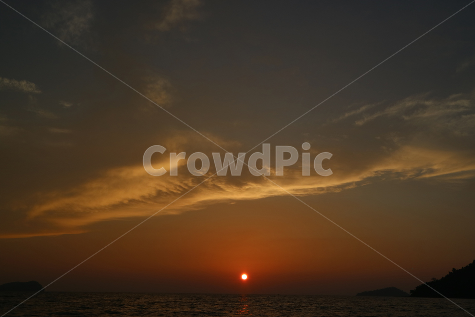노을,일몰,해질녘,붉은,석양,바다,풍경,코타키나발루,물든,빛,선셋,sunset,붉은노을,태양,해,자연,풍경,nature,landscape,outdoors,옥외,sunlight,햇빛,dusk,황혼,dawn,새벽,sky,하늘,red sky,붉은 하늘