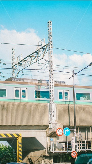 전철,지하철,대중교통,하늘,구름,필름,감성사진,감성,교통수단,전깃줄,가로등,필름사진,여름,교통,교통수단,traffic,transportation
