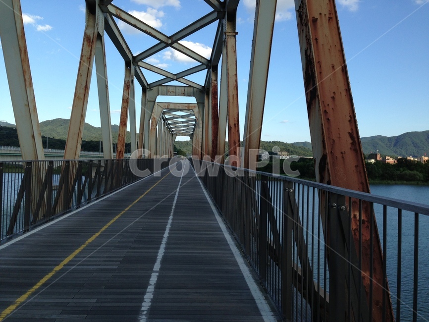 북한강,자전거도로,다리,교각,도로,한강,road,bridge,straight,풍경,river,낮,건축물,건물외관,exterior,building,structure,architecture,construction