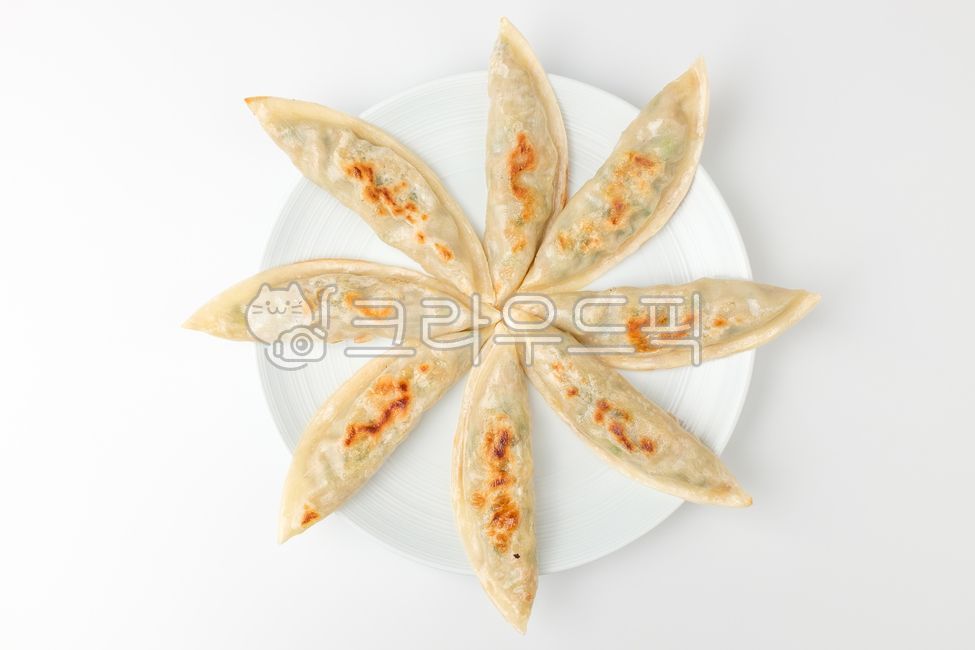 dumpling,close up,ingredient,fried food,simple,Chinese food,pork,food,meal,Chinese culture,Grilled dumplings,flour,grocery,Food Ingredients,fat,ingredients