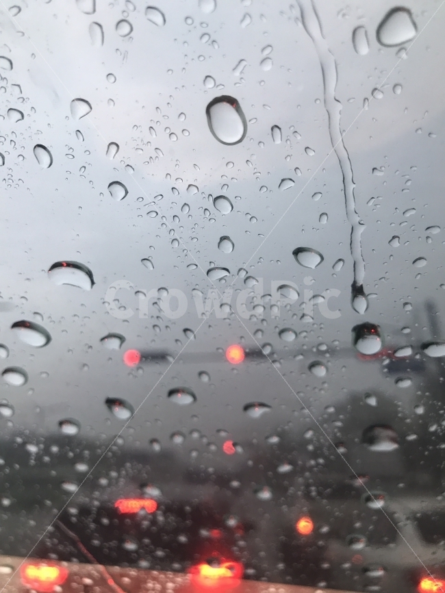 물방울,비,신호등,차안,어두움,비,비오는날,rain,rainy,교통,교통수단,traffic,transportation,연출,컨셉,콘셉,direction,concept
