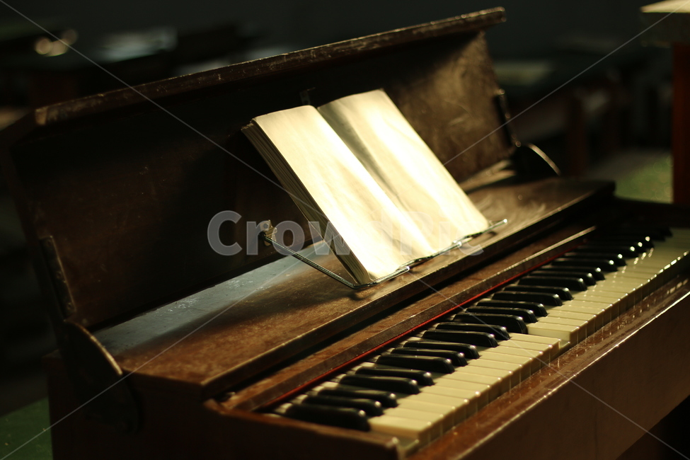 오르간,오르골,피아노,빈티지,감성,감성,sensible,feeling,빈티지사진,빈티지느낌,빈티지감성,vintage,악기,음향기기,musical instrument,musical equipment