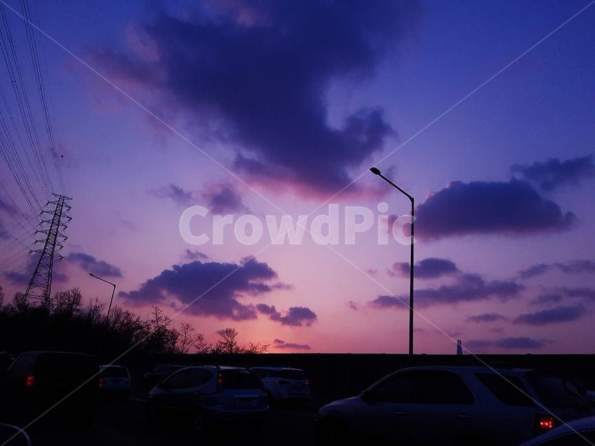 석양,하늘,보랏빛,보라색하늘,저녁,저녁하늘,자연,풍경,nature,landscape,transportation,교통,car,차,vehicle,차량,automobile,자동차