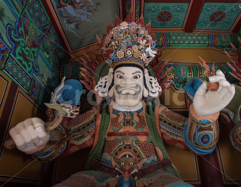 사천왕,사천왕상,도량,사찰,문화유산,배경,전통,절,경치,조용,정적인,건물,건축,보전,오래된,목조,문화,역사,한국,동양,문화재,단청,화려,위엄,증장천왕,종교,조각상,동상,석상,조형물,statue,bronze statue,stone statue,종교,신앙,religion,belief,faith