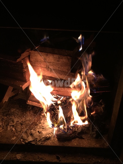 장작,화덕,난로,불꽃,장작불꽃,캠프파이어,불씨