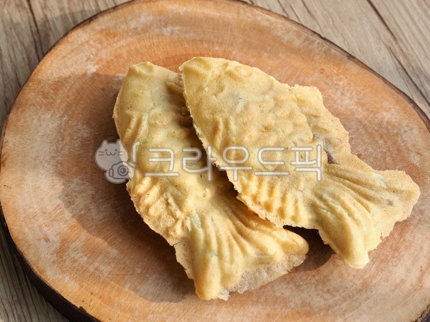 fish shaped bread,fishshape,snack,fish bread,winter,confectionery,baking,Korean food,fishshapedbread,koreanfood,bread,brown,food,meal,dessert,winter food,winterfood,fish shape,fishbread