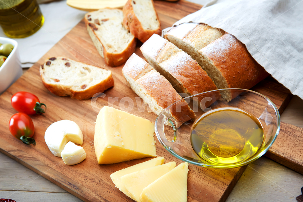 food,음식,bread,빵,치즈,도마,식사,베이커리,음식,식재료,요리,food,cook,meal,dishes,food reserves,빵,bread