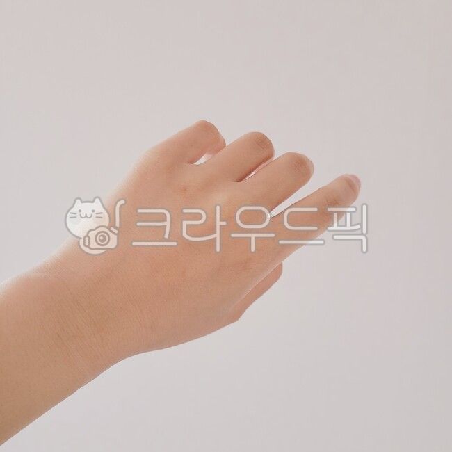 손등,여자손등,여자손,손가락,여자손가락,왼손,여자왼손,20대여자손,30대여자손,고운손,동양인,동양인손,손누끼,왼손누끼,left,lefthand,finger,person,사람,human,인간,hand,손